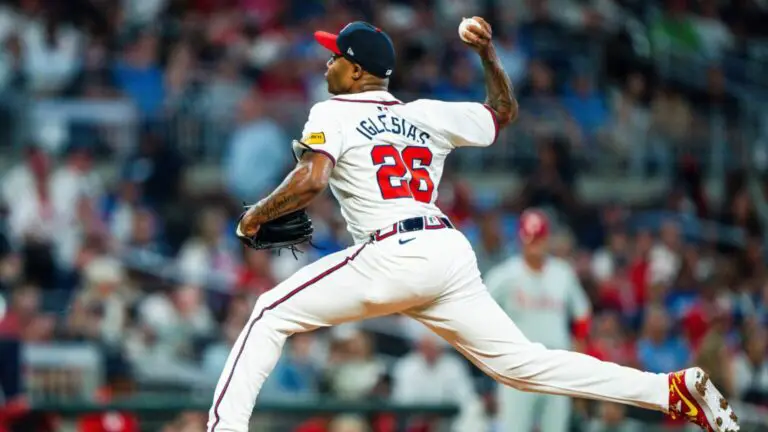 Raisel Iglesias pierde su puesto como cerrador principal de los Bravos de Atlanta