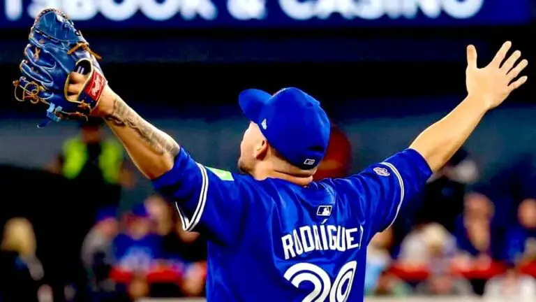 Yariel Rodríguez logra su primer juego salvado en Grandes Ligas