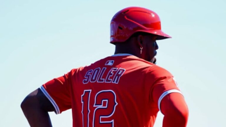 Jorge Soler fue colocado en la lista de lesionados de 10 días.