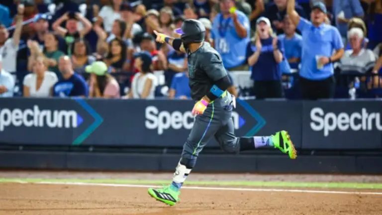 Yandy Díaz extendió racha en MLB y llegó a 250 juegos multihits