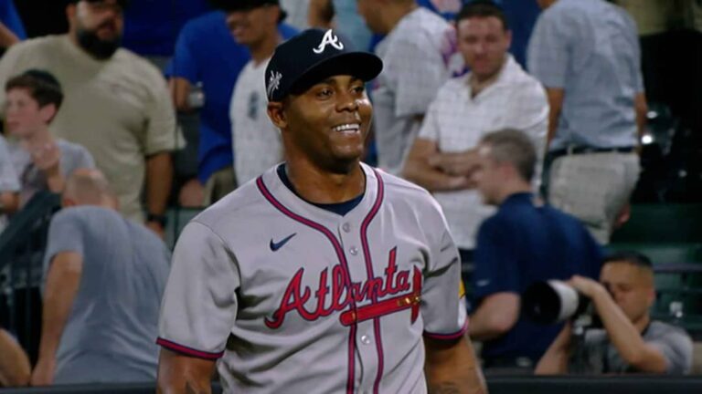 Raisel Iglesias alcanzó su noveno punto por juego salvado de la temporada