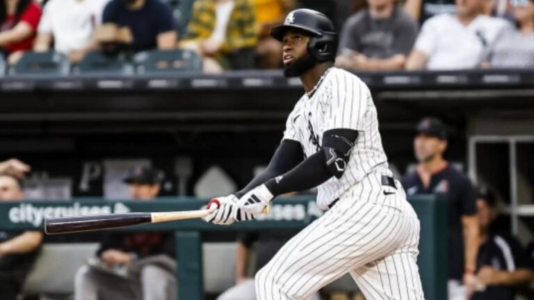 Luis Robert Jr pega jonrón y se acerca a cifras redondas en MLB