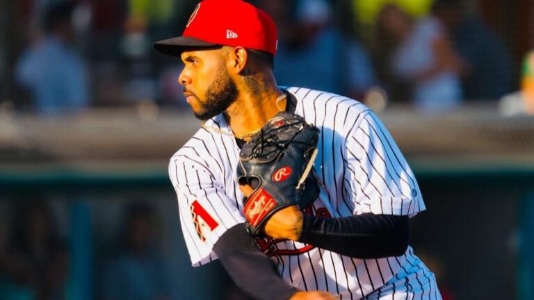 Denny Larrondo sigue subiendo y quiere lanzar por Cuba