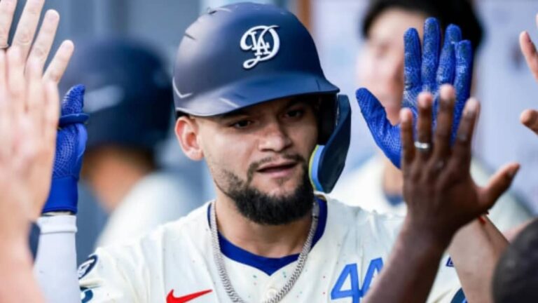 Andy Pagés pega jonrón por segundo día consecutivo ante los Yankees.