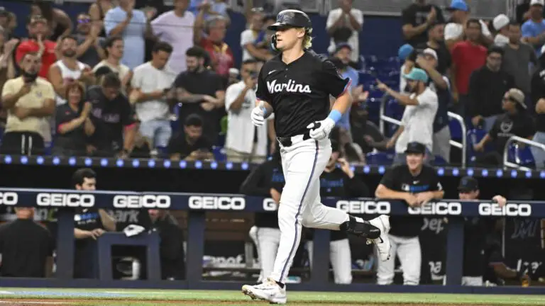 A pesar de otro jonrón de Kyle Stowers, los Marlins caen ante los Padres