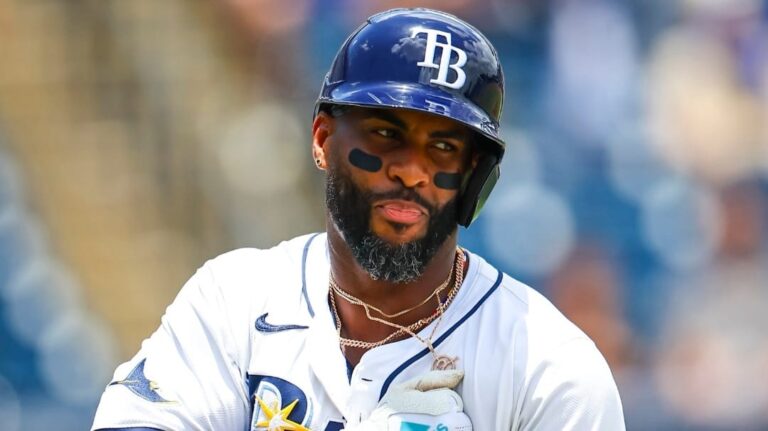 Yandy Díaz recibe dos boletos y llega a 25 juegos en línea embasándose en la MLB