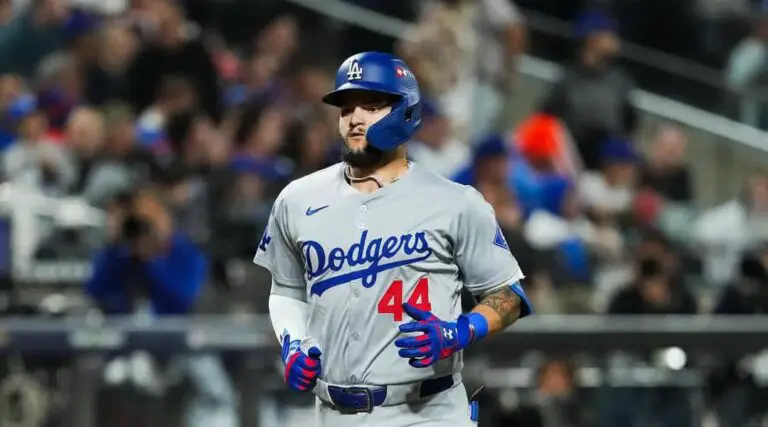 Andy Pagés alcanza 100 hits en la temporada 2025 de MLB