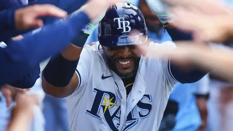 Yandy Díaz conecta HR y llega a 60 empujadas en la temporada de MLB