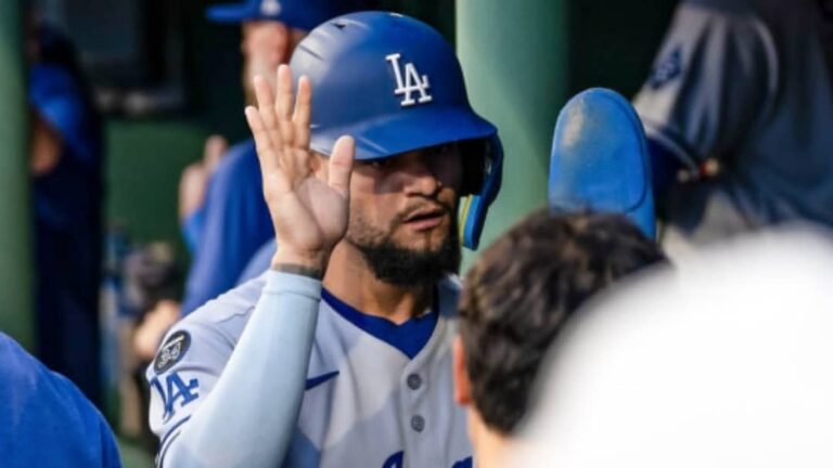 Andy Pagés con multihits y empujada ante Medias Rojas de Boston