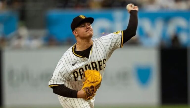 Adrián Morejón firma un cero como relevista en triunfo de San Diego sobre San Luis