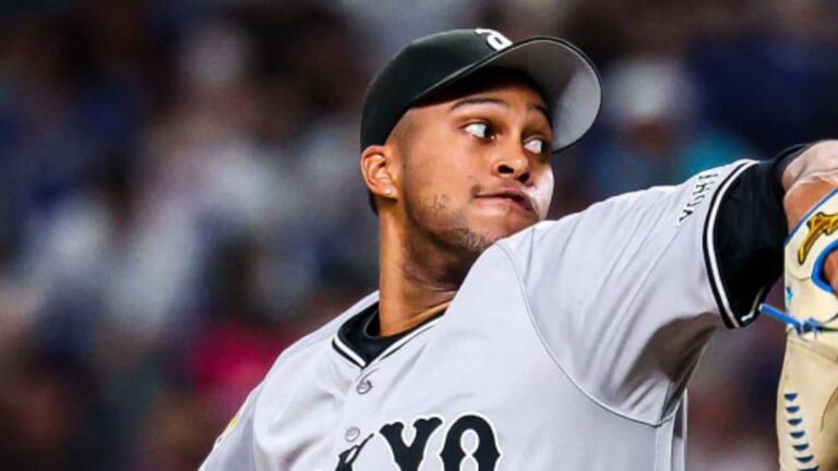 Raidel Martínez hace historia al llegar a 30 rescates por cuarta temporada consecutiva en NPB