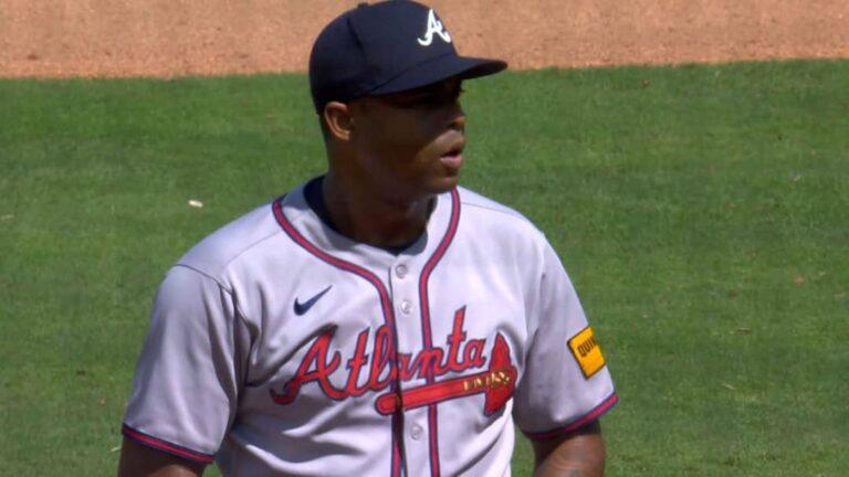 Raisel Iglesias protagonista en duelo de lanzadores entre Bravos y Reales