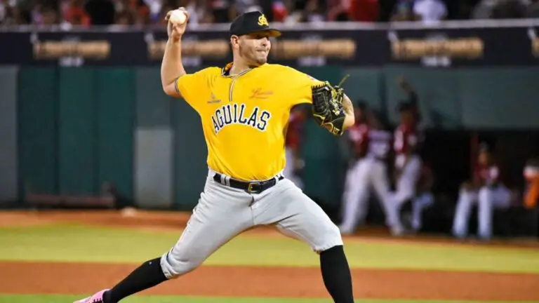Yunesky Maya vuelve a las Águilas como coach de bullpen