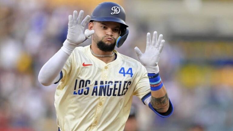 Andy Pagés remolca dos carreras en triunfo de Dodgers ante Toronto