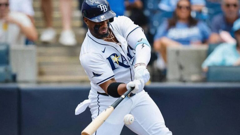 Yandy Díaz duplicó en victoria de los Rays sobre Athletics y sumó otro extrabase en MLB