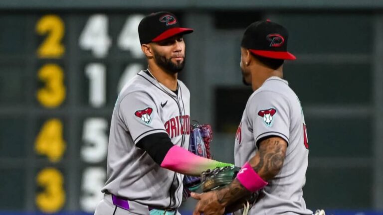 Lourdes Gurriel Jr sumó otro extrabase en la temporada 2025 de Grandes Ligas
