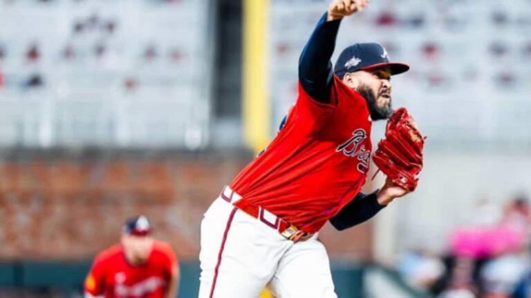 Daysbel Hernández arribó a diez holds en MLB este 2025