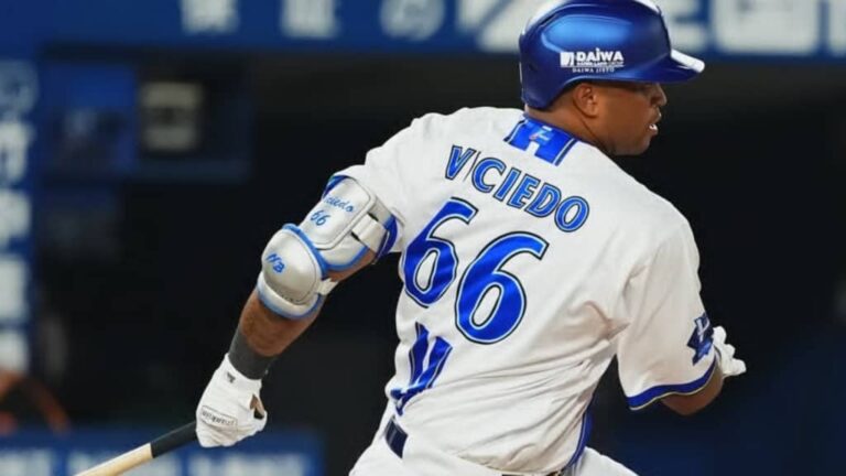 Dayán Viciedo pega jonrón y entra en la historia de la NPB