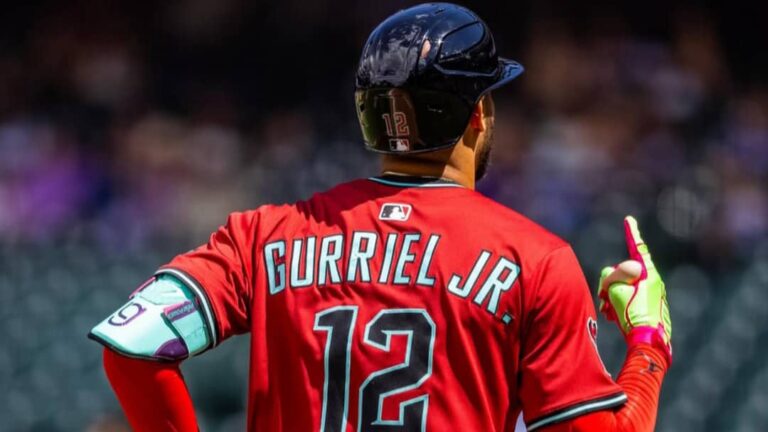 Lourdes Gurriel Jr conectó el HR 16 de la temporada 2025 en MLB