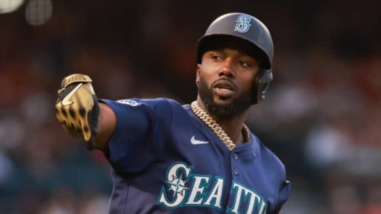 Randy Arozarena llegó a 25 cuadrangulares en 2025 en MLB