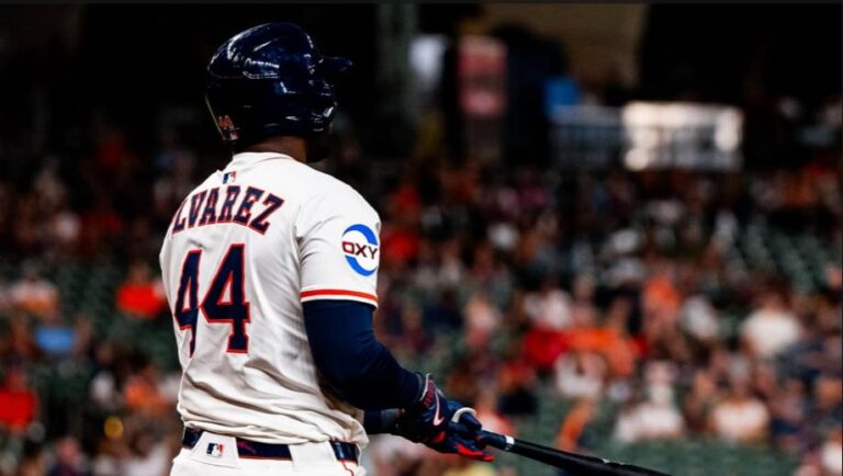 Enorme cuadrangular de Yordan Álvarez sella triunfo de Houston ante Colorado