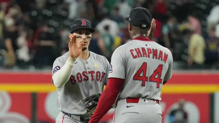 Aroldis Chapman logra hazaña de cuatro ponches en un inning