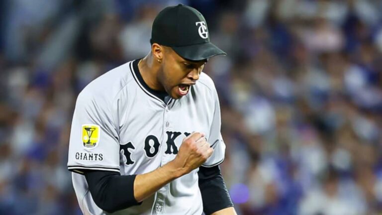 Raidel Martínez llega a 45 rescates en 2025 en NPB