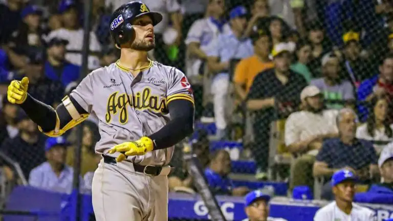 Cubanos en LIDOM: JC Escarra vuelve a las Águilas Cibaeñas para la temporada 2025