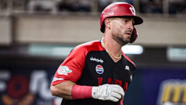 Rangel Ravelo debuta con imparable en la Liga Venezolana de Béisbol Profesional