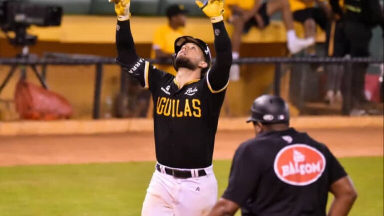 Cubanos en LIDOM: J.C. Escarra lidera victoria de las Águilas con cuadrangular