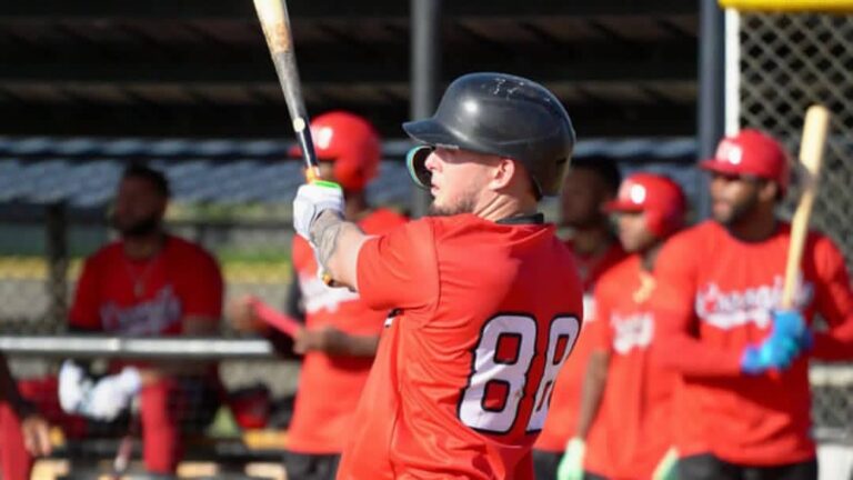 Cubanos en LIDOM: César Prieto duplicó en jornada dominical con el Escogido