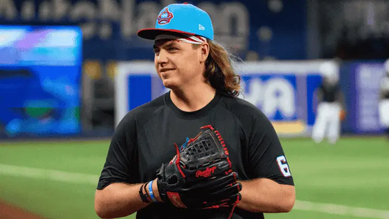 Los Marlins cambian a Ryan Weathers a los New York Yankees