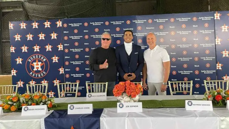 Los Astros firmaron al cubano Jack Valbrune