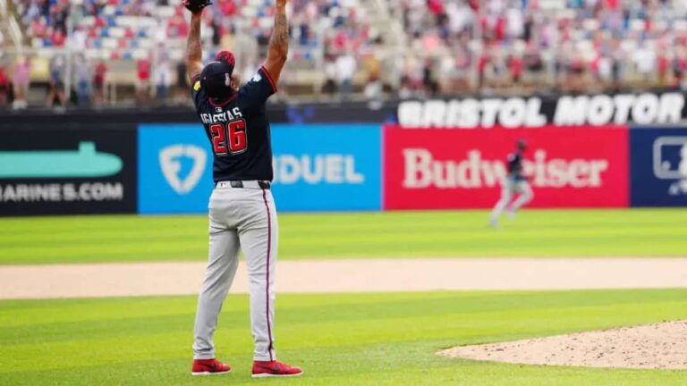 Fangraphs proyecta otra temporada con más de 25 juegos salvados para Raisel Iglesias