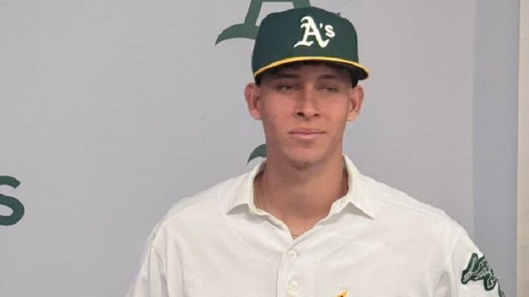 El outfielder cubano Darian Rojas firmó oficialmente con Athletics
