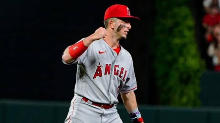 Zach Neto figura en el Top 100 de jugadores de la MLB en el 2026