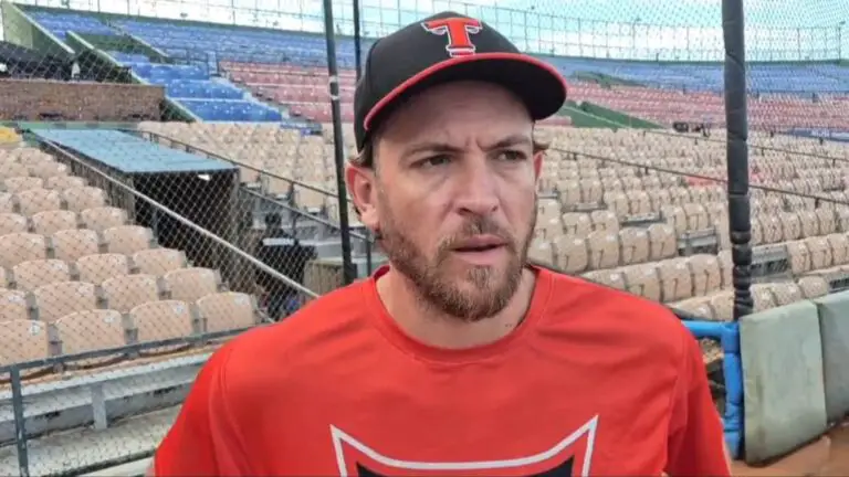 Jimmy Yacabonis: “Tenemos un buen reparto y un buen grupo aquí”. Jimmy Yacabonis: “Tenemos un buen reparto y un buen grupo aquí”.