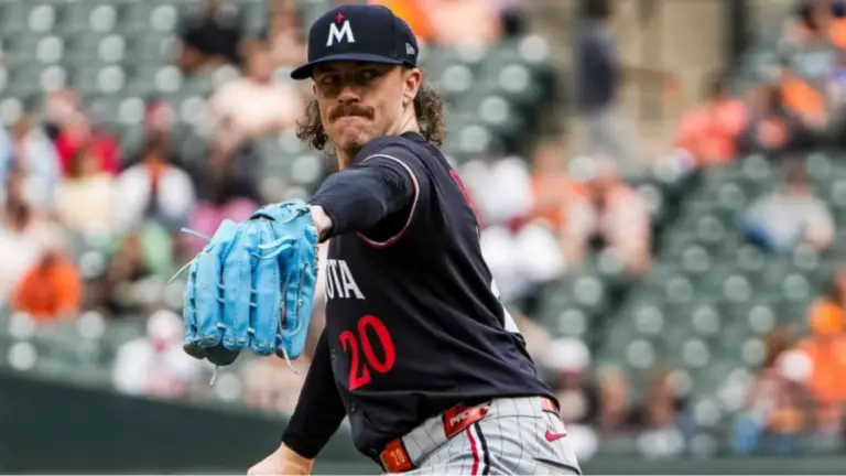 Los Miami Marlins firman al lanzador Chris Paddack