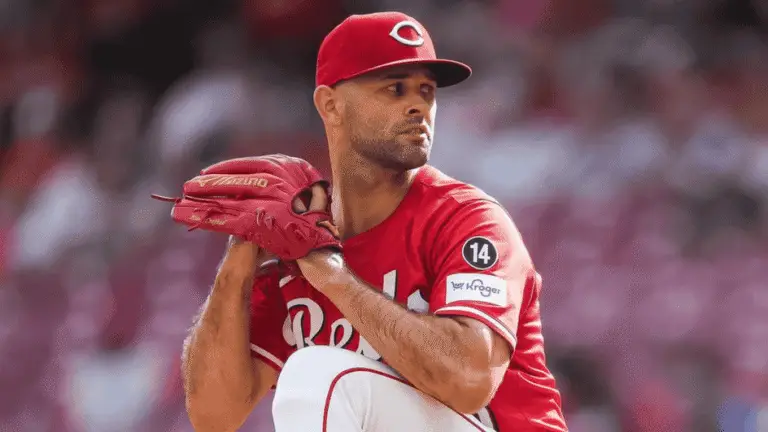 Los Tampa Bay Rays firman al cubanoamericano Nick Martínez