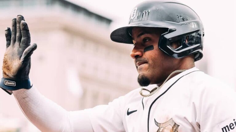 El infielder cubano Andy Ibáñez es reclamado por los Atléticos