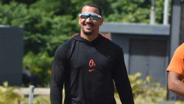 Naykel Cruz pudiera jugar el WBC tras ser despedido por Baltimore Naykel Cruz pudiera jugar el WBC tras ser despedido por Baltimore