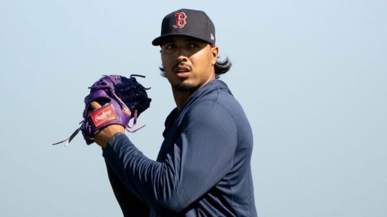 Johan Oviedo es proyectado como quinto abridor en rotación de Boston para el 2026 Johan Oviedo es proyectado como quinto abridor en rotación de Boston para el 2026