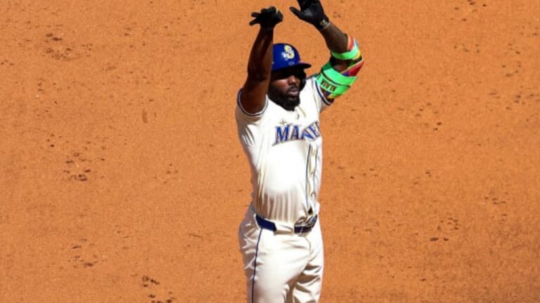 Randy Arozarena extiende racha de partidos consecutivos embasándose en 2026