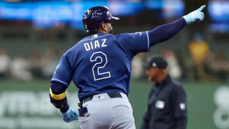 Yandy Díaz conecta primer HR en MLB 2026 y Tampa triunfa en Milwuakee