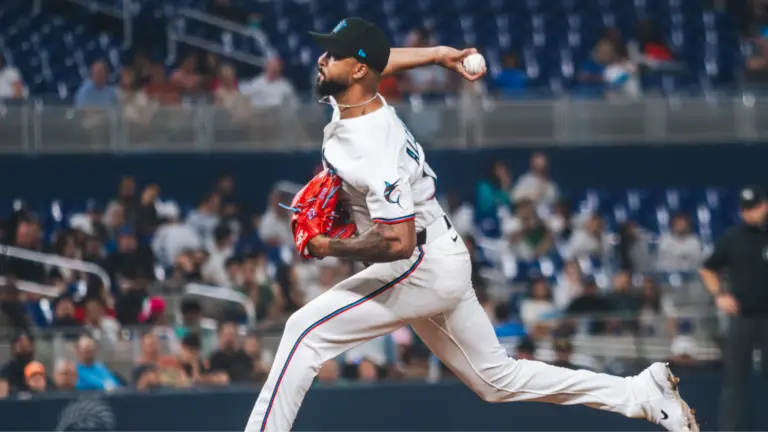 ¿Por qué sacaron a Sandy Alcántara en plena blanqueada?