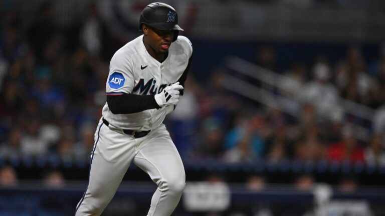 Los Marlins lideran MLB contra pitchers derechos