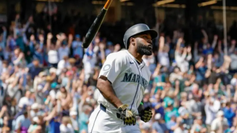 Randy Arozarena pega doble y extiende racha de partidos consecutivos embasándose Randy Arozarena pega doble y extiende racha de partidos consecutivos embasándose