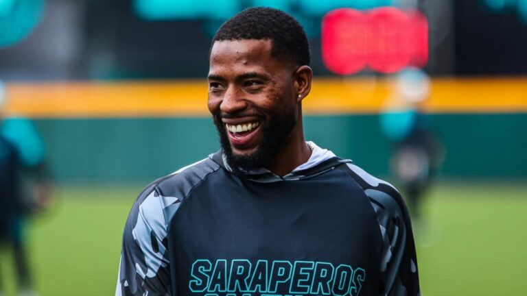 Julio Pablo Martínez se reporta a la pretemporada de los Saraperos de Saltillo