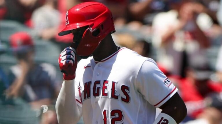 Jorge Soler pega su tercer jonrón de la temporada ante Bravos de Atlanta Jorge Soler pega su tercer jonrón de la temporada ante Bravos de Atlanta