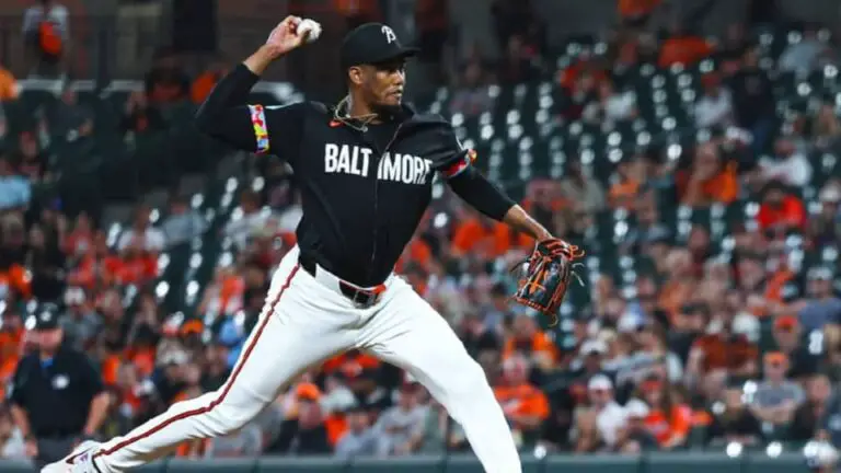 Yennier Cano con un tercio de labor consiguió su segundo hold Yennier Cano con un tercio de labor consiguió su segundo hold